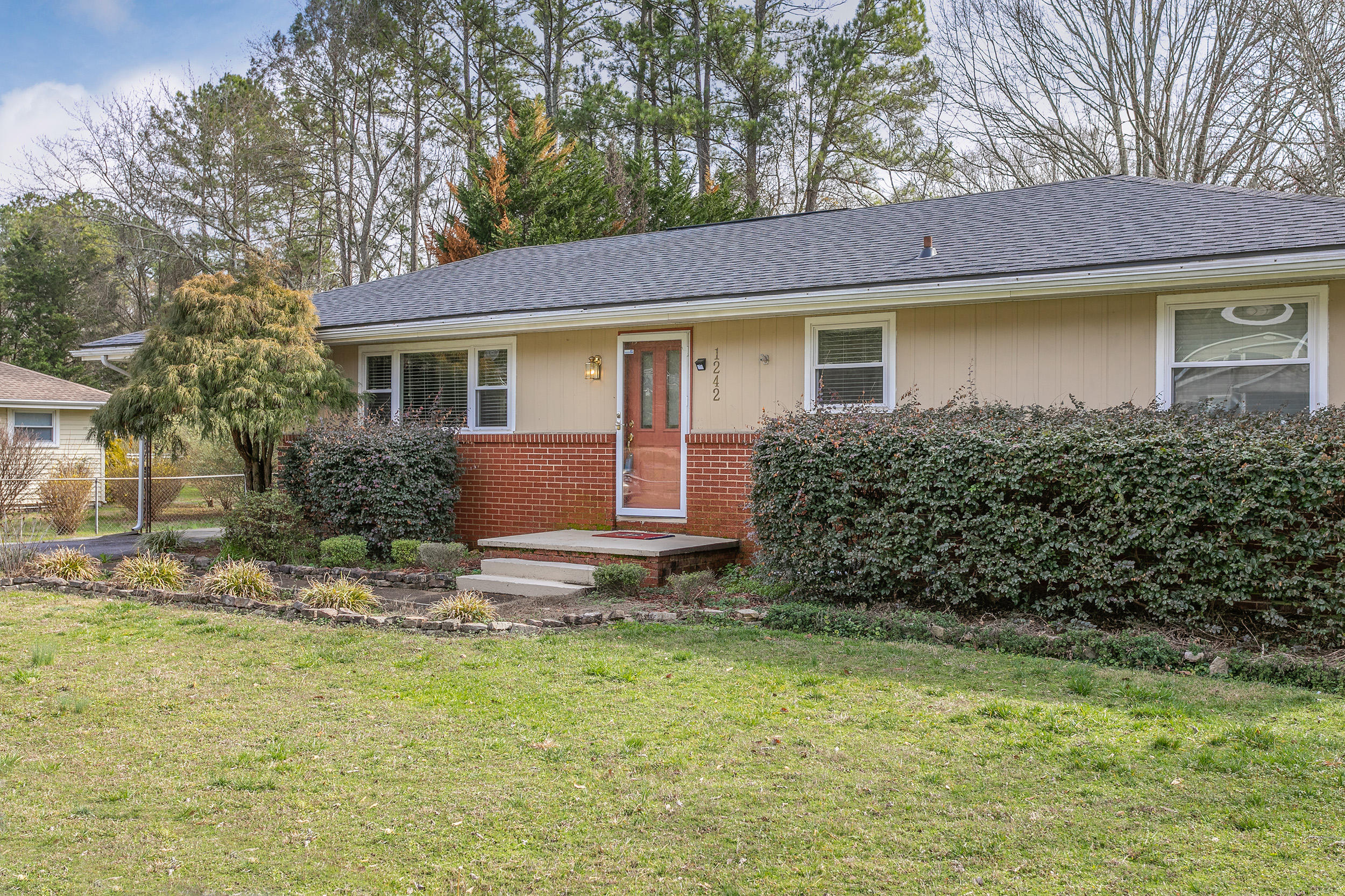 1242 Gadd Road Hixson, TN 37343 - Photo 3 of 13 1242 Gadd Rd._Front 3_by 161 Photography