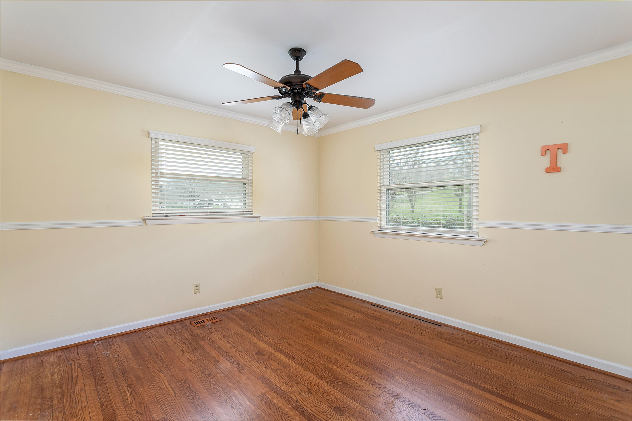 1242 Gadd Road Hixson, TN 37343 - Photo 10 of 13 1242 Gadd Rd._Bedroom 2_by 161 Photograp