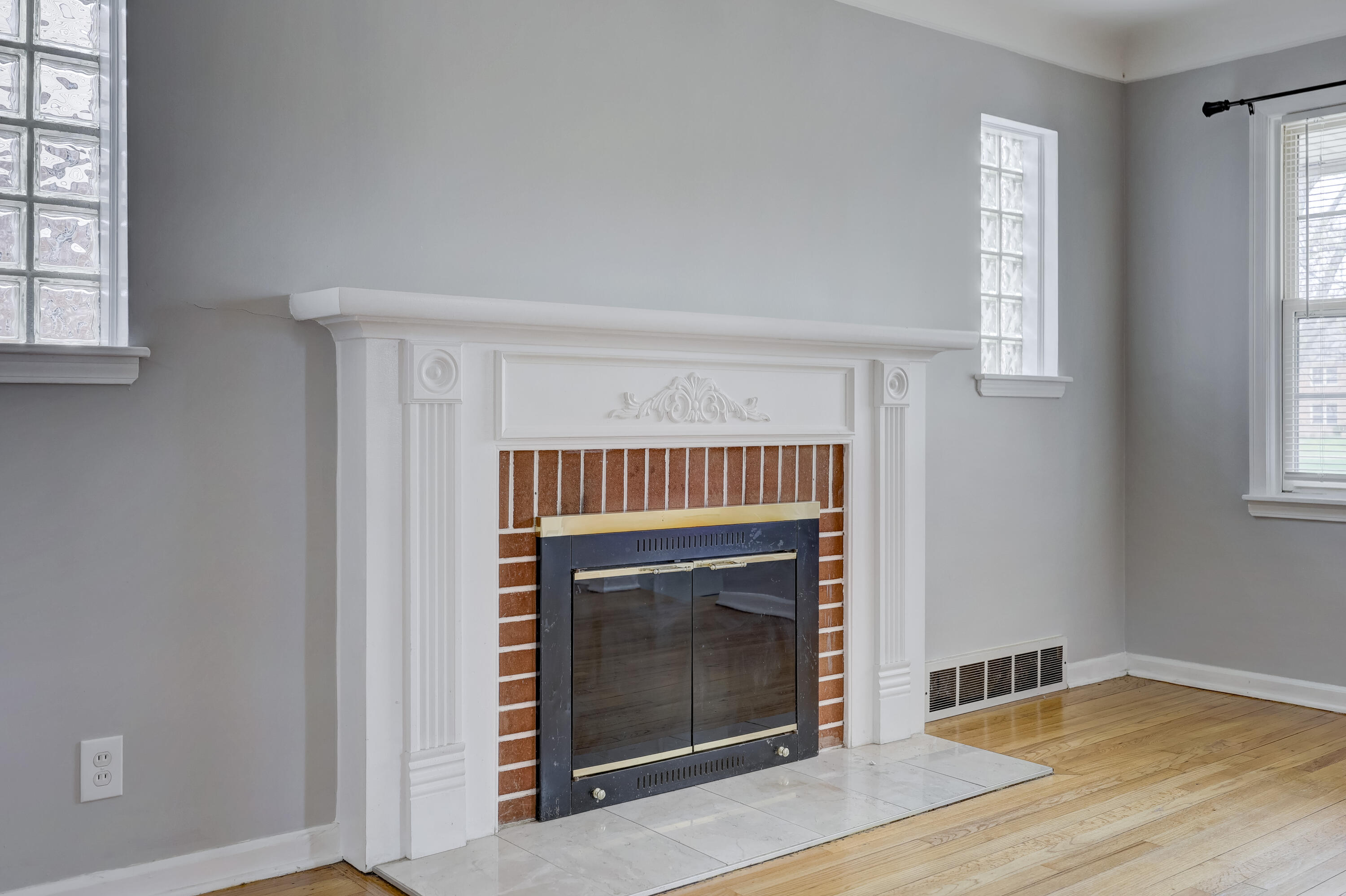 20916 Vernier Road Harper Woods, MI 48225 - Photo 6 of 56 20916 Vernier-4