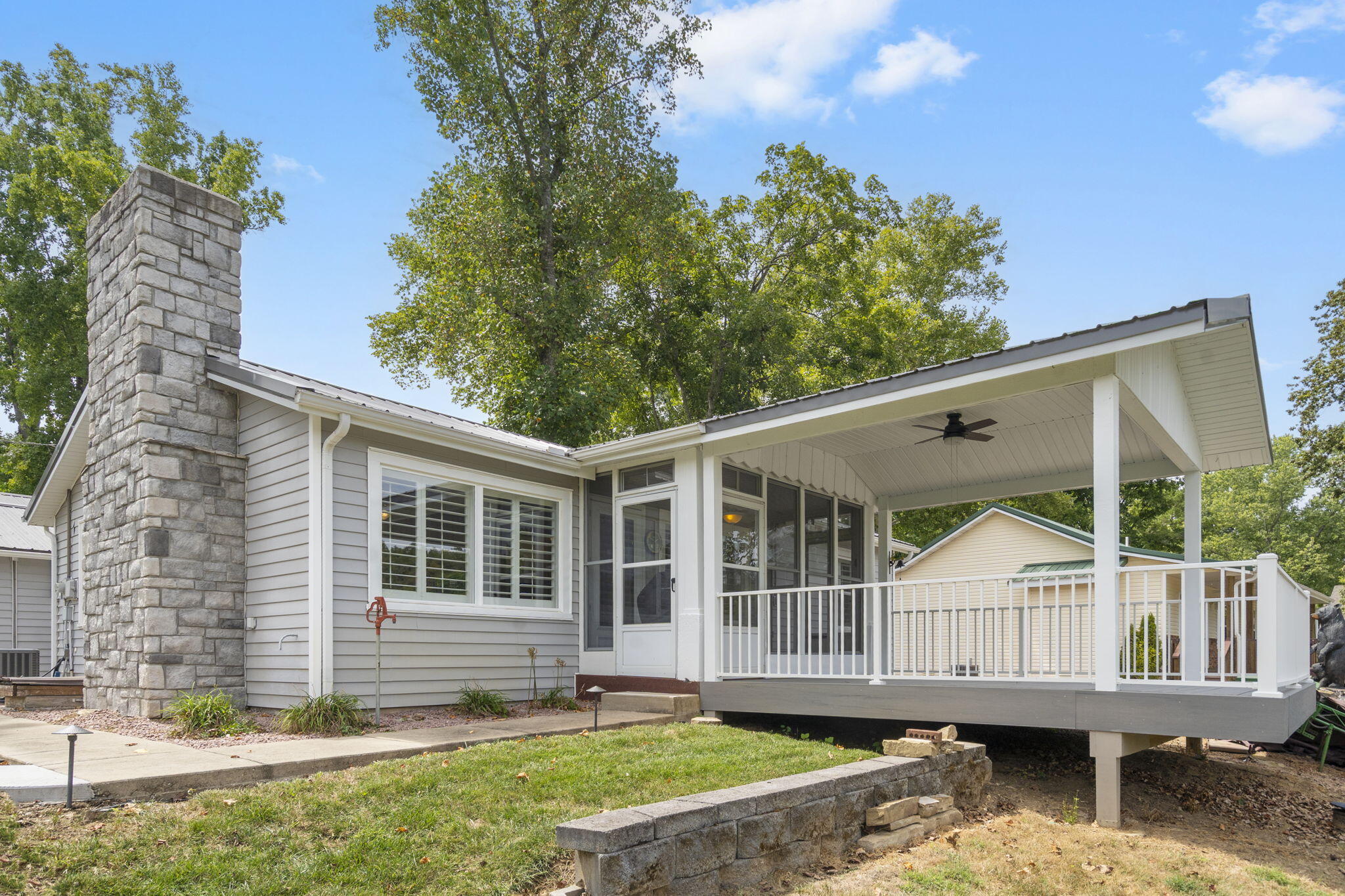 1612 Acacia Club Road Hollister, MO 65672 - Photo 57 of 82 1602 Back showing screened deck and lRGE