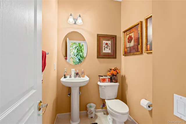 $999,999 | 4 Avolet Court, Mount Sinai, NY 11766