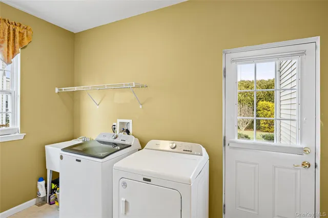 $999,999 | 4 Avolet Court, Mount Sinai, NY 11766