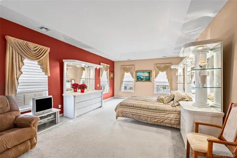 $999,999 | 4 Avolet Court, Mount Sinai, NY 11766