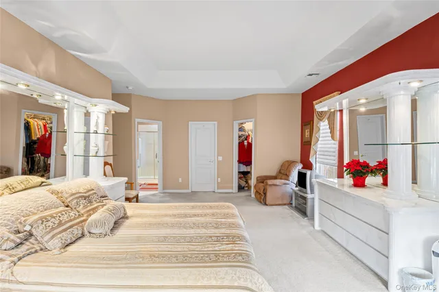 $999,999 | 4 Avolet Court, Mount Sinai, NY 11766