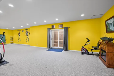 $999,999 | 4 Avolet Court, Mount Sinai, NY 11766