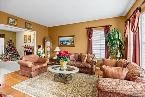 $999,999 | 4 Avolet Court, Mount Sinai, NY 11766