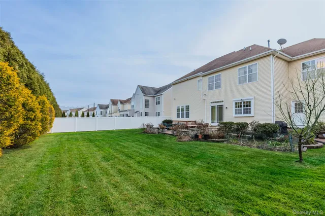 $999,999 | 4 Avolet Court, Mount Sinai, NY 11766