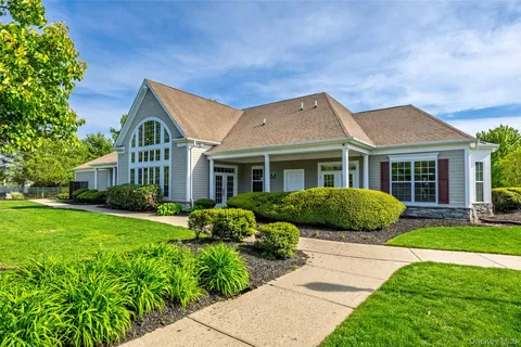 $999,999 | 4 Avolet Court, Mount Sinai, NY 11766