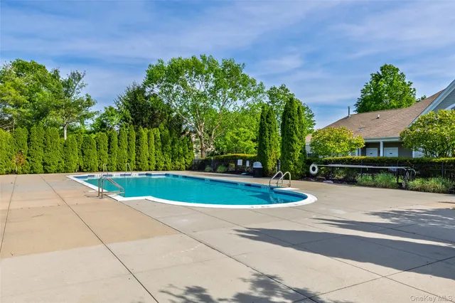 $999,999 | 4 Avolet Court, Mount Sinai, NY 11766