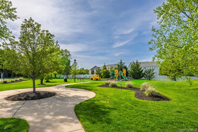 $999,999 | 4 Avolet Court, Mount Sinai, NY 11766