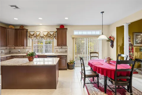 $999,999 | 4 Avolet Court, Mount Sinai, NY 11766