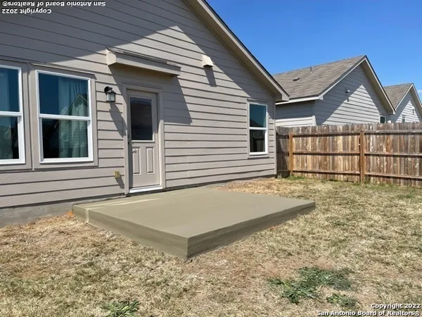 $1,800 | 7214 Lavaca Bluff, San Antonio, TX 78218
