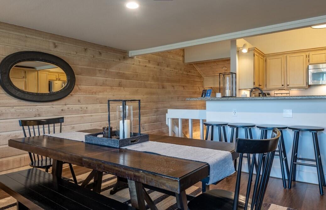 4350 Fairway Nine Road Sun Valley, ID 83353 - Photo 11 of 26 Kitchen Dining Area