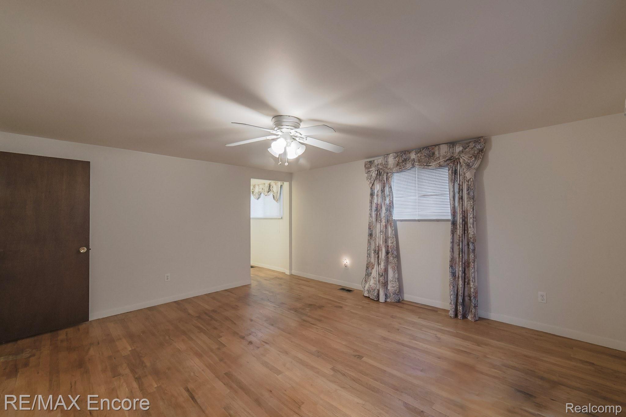 4288 Fieldbrook Road West Bloomfield, MI 48323 - Photo 25 of 49 2nd closet in master bedroom