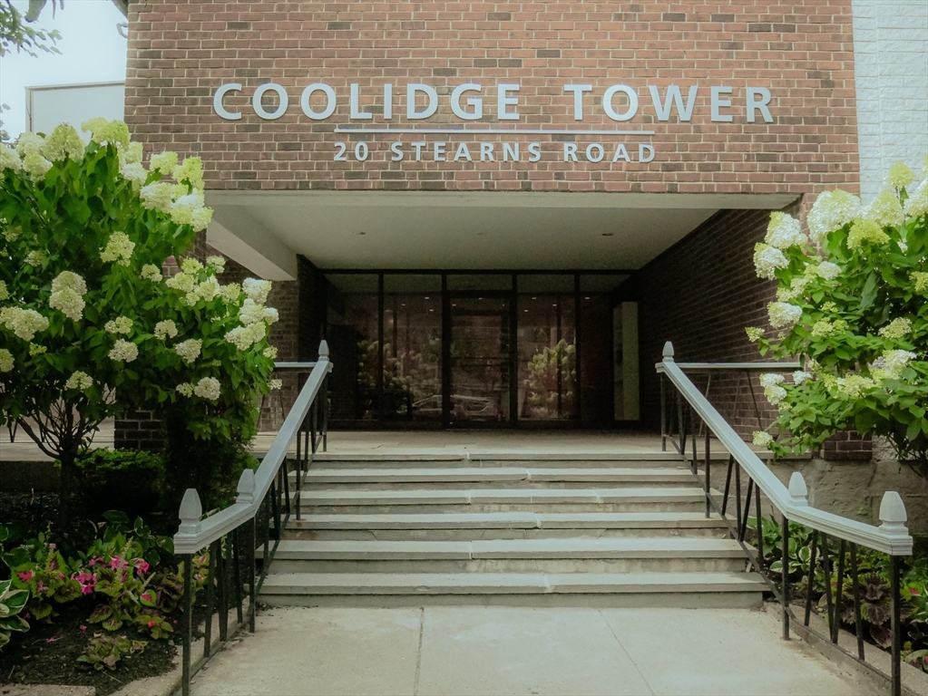 20 Stearns Road, Unit 62 Brookline, MA 02446 - Photo 1 of 18 Gallery Image 1
