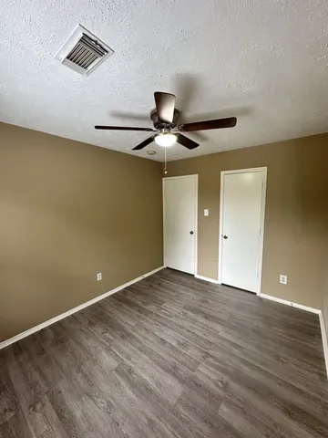 $1,799 | 6910 Bayou Crest Drive, Houston, TX 77088