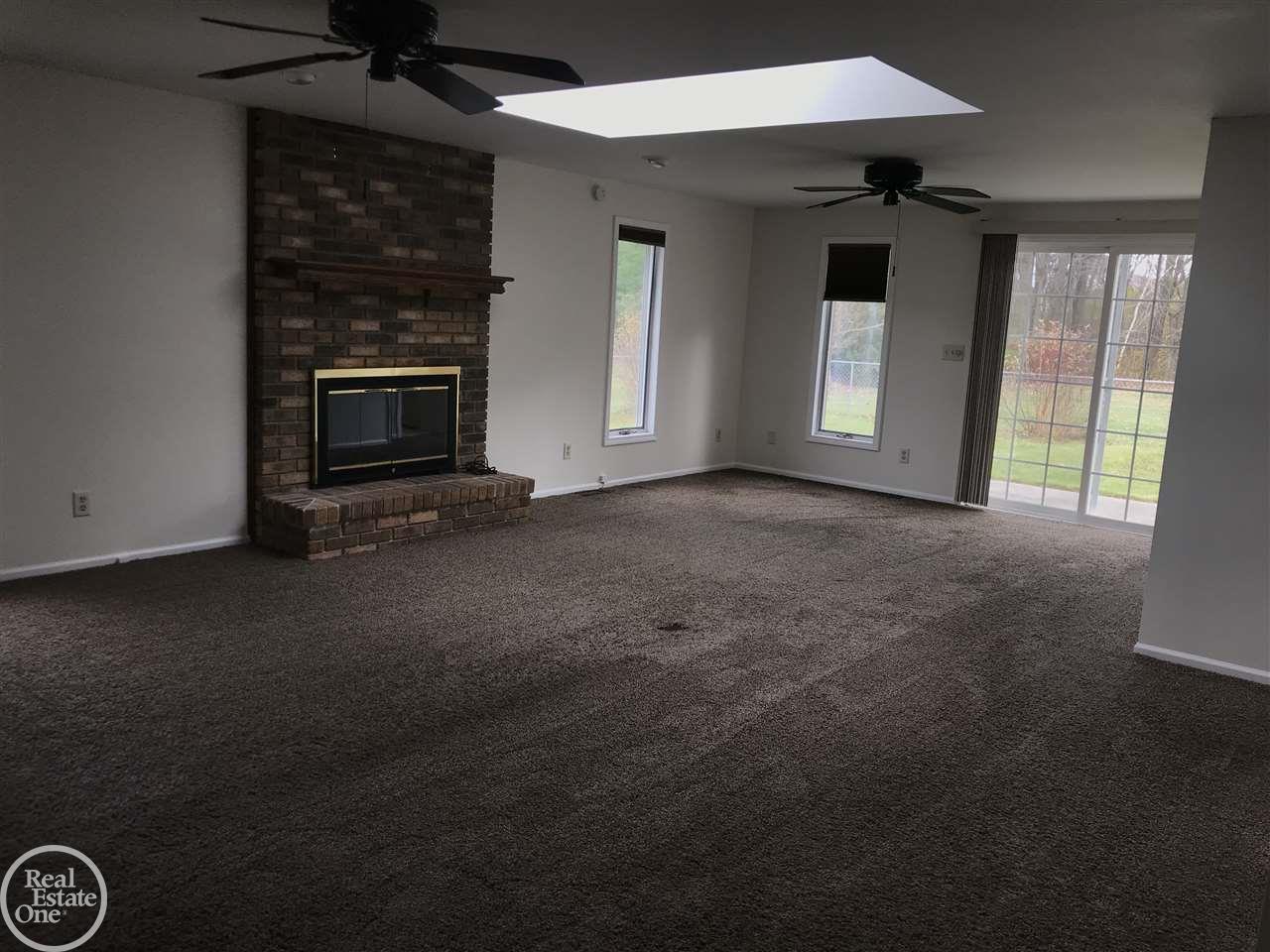 4056 State Road Fort Gratiot, MI 48059 - Photo 17 of 21 31335551-16.JPG