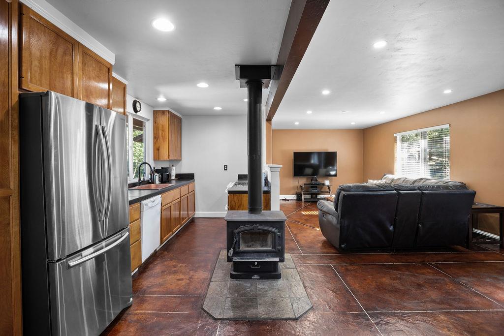 7091 Rickety Road Somerset, CA 95684 - Photo 11 of 41