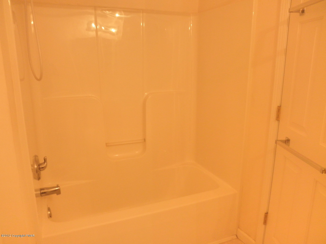 5928 Clover Road Long Pond, PA 18334 - Photo 13 of 29 Master tub