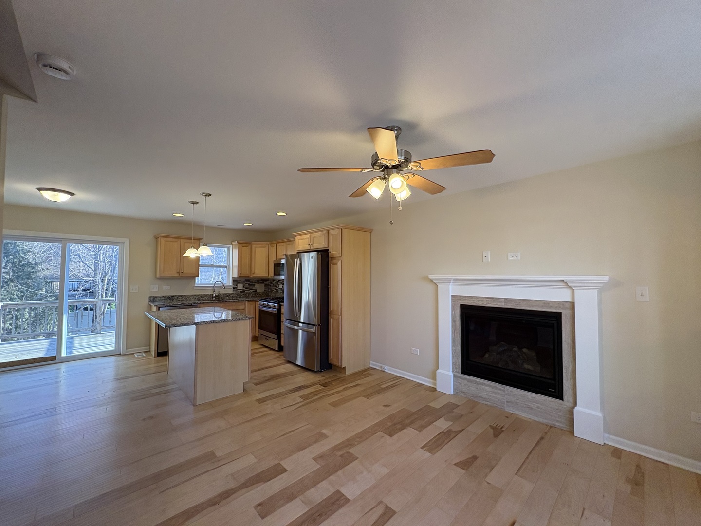 845 Hitt Street Ottawa, IL 61350 - Photo 2 of 22