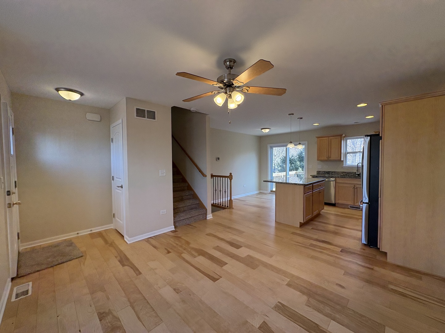 845 Hitt Street Ottawa, IL 61350 - Photo 3 of 22