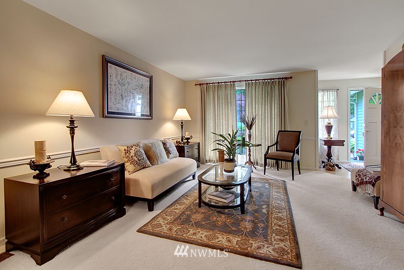 5112 Northeast 19th Street Renton, WA 98059 - Photo 2 of 25 Gallery Image 2