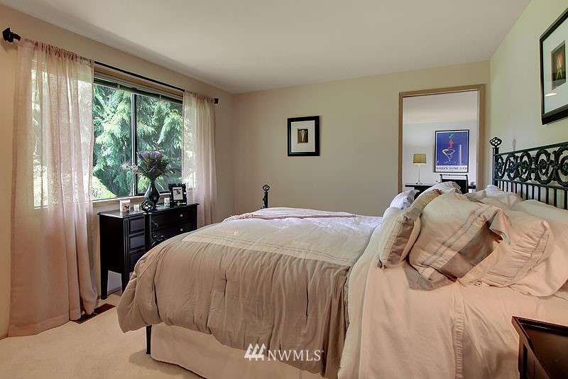 5112 Northeast 19th Street Renton, WA 98059 - Photo 12 of 25 Gallery Image 12
