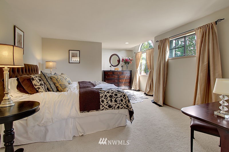 5112 Northeast 19th Street Renton, WA 98059 - Photo 14 of 25 Gallery Image 14
