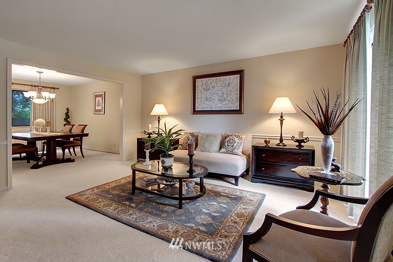 5112 Northeast 19th Street Renton, WA 98059 - Photo 3 of 25 Gallery Image 3