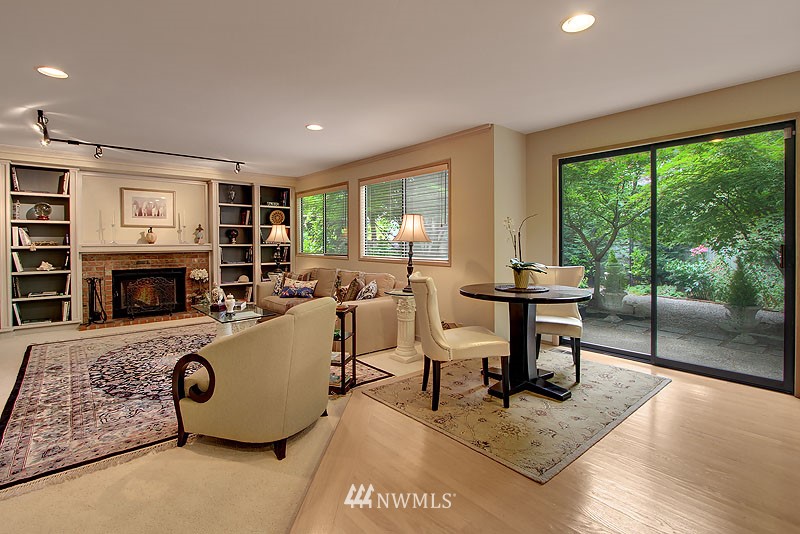 5112 Northeast 19th Street Renton, WA 98059 - Photo 5 of 25 Gallery Image 5