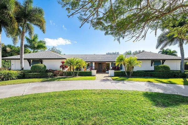 $1,387,500 | 16 Southeast Turtle Creek Drive, Jupiter, FL 33469