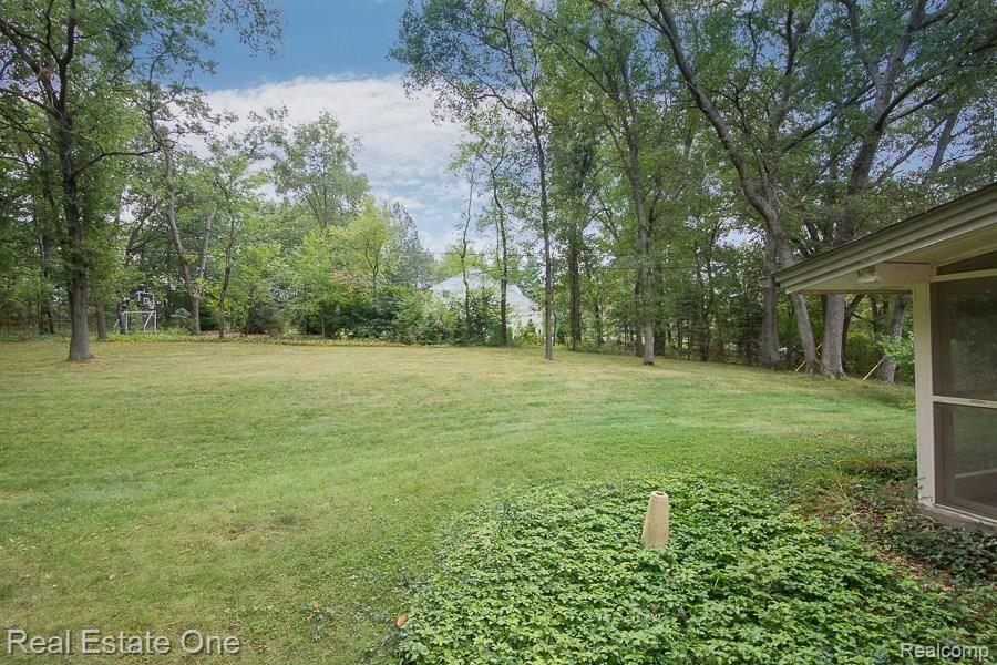 809 Brantford Road Rochester, MI 48306 - Photo 6 of 32 _OL_0036-Edit_Brantford_W010.jpg