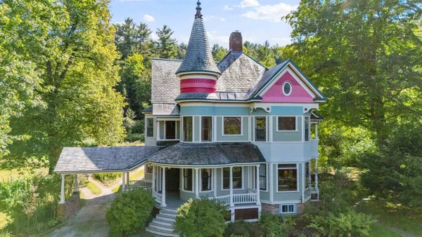 $885,000 | 2248 Highway 15, Cambridge, VT 05444