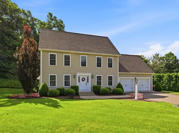 $669,900 | 4 North Hills Lane, Wilbraham, MA 01095