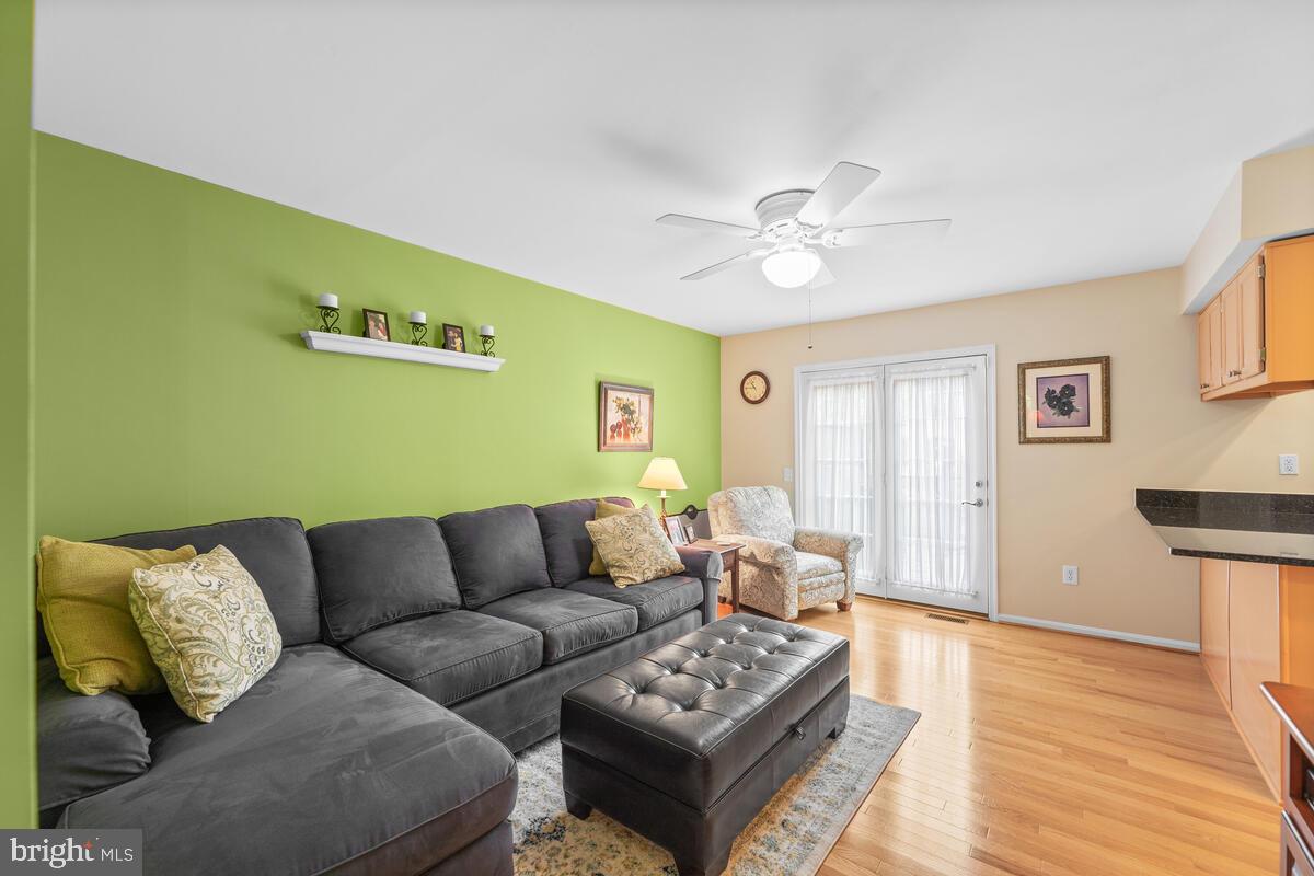 635 Concerto Lane Silver Spring, MD 20901 - Photo 10 of 50 Relaxing Family Room off Kitchen & Doors to Deck