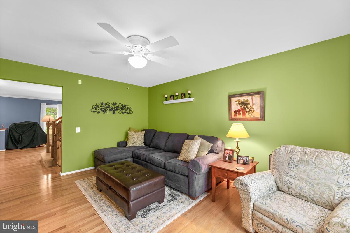 635 Concerto Lane Silver Spring, MD 20901 - Photo 12 of 50 Family Room