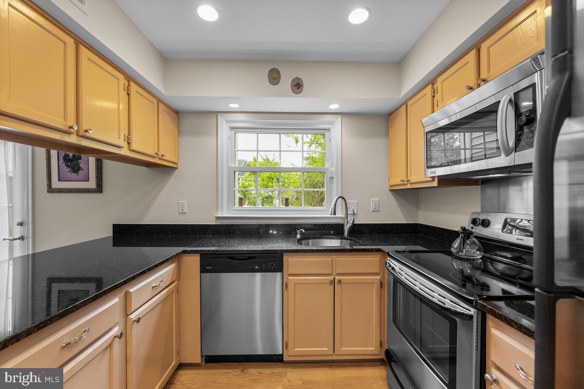635 Concerto Lane Silver Spring, MD 20901 - Photo 15 of 50 Beautifully Updated Kitchen