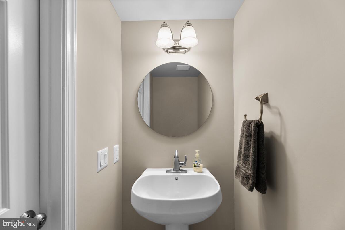 635 Concerto Lane Silver Spring, MD 20901 - Photo 18 of 50 Just Remodeled Powder Room