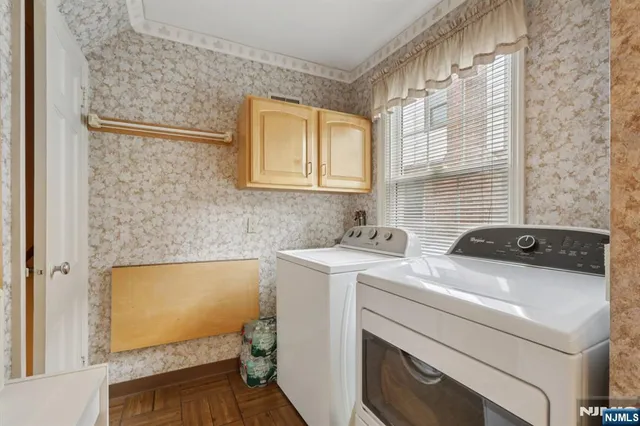 $937,500 | 52 Surrey Lane, Tenafly, NJ 07670