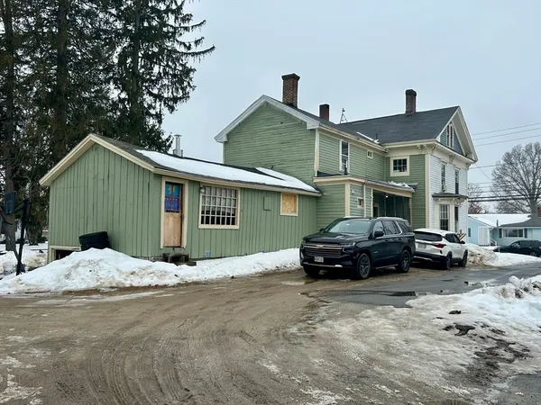 $1 | 336 Main Street, Easthampton, MA 01027