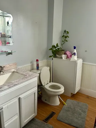 $1 | 336 Main Street, Easthampton, MA 01027