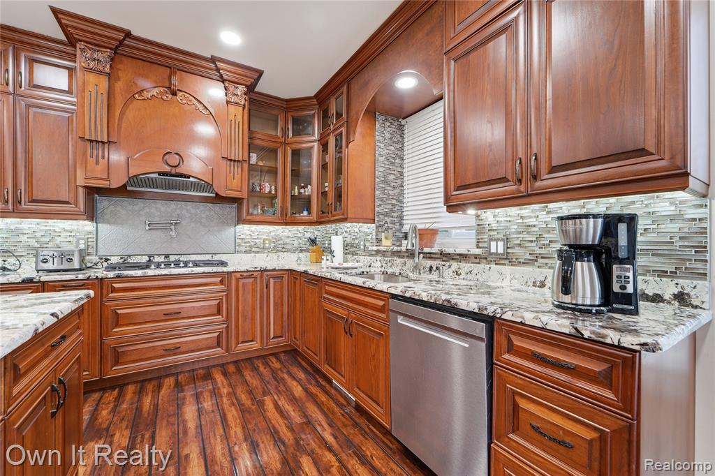 48280 Gladstone Road Canton, MI 48188 - Photo 16 of 59 Gallery Image 16