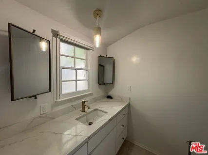 $999,000 | 20724 Chatsworth Street, Chatsworth, CA 91311