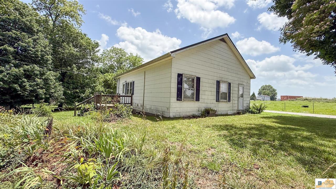 1044 Apple Grove Road Smiths Grove, KY 42171 - Photo 4 of 14 Gallery Image 4