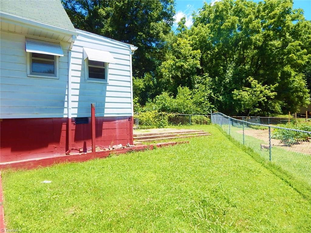 1304 Forrest Street High Point, NC 27262 - Photo 17 of 20 Fenced area of the yard.