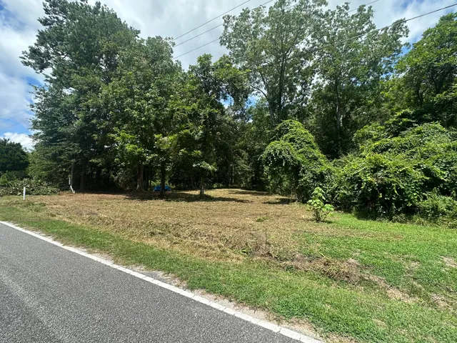 $135,000 | 506 Society Road, McClellanville, SC 29458