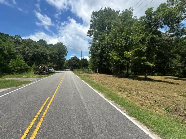 $135,000 | 506 Society Road, McClellanville, SC 29458