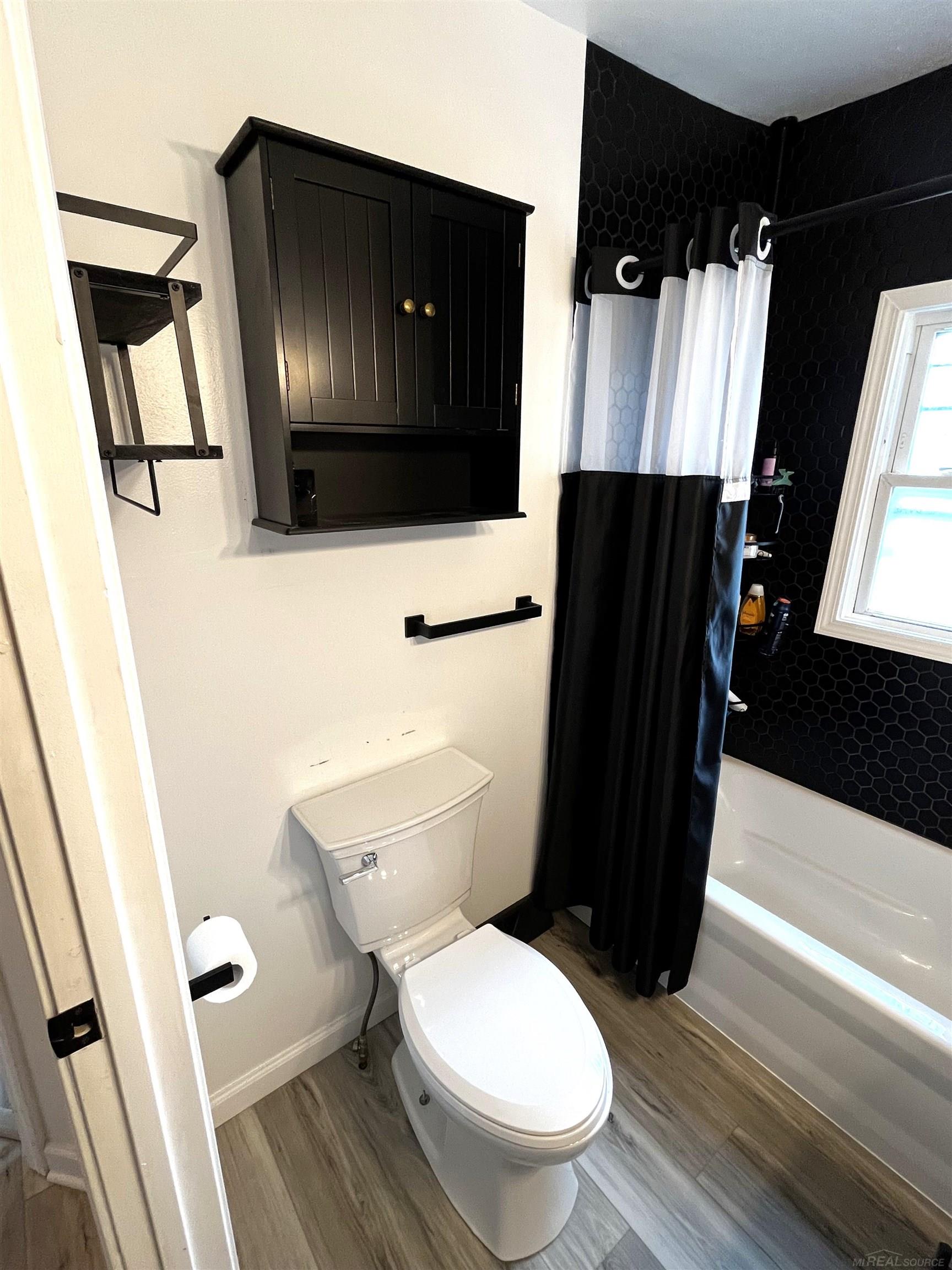 20150 Wick Road Taylor, MI 48180 - Photo 15 of 26 50185192-3d5ef4be-a624-44ea-89c6-a325a7d8df2d.JPG
