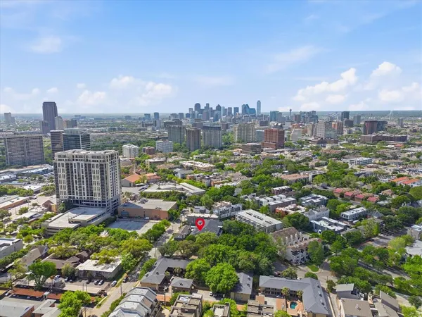 $440,000 | 4122 Avondale Avenue, Unit 204, Dallas, TX 75219