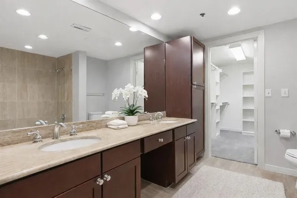$440,000 | 4122 Avondale Avenue, Unit 204, Dallas, TX 75219